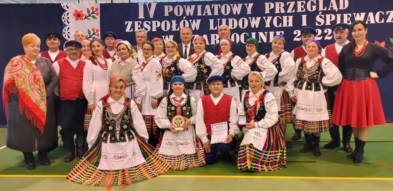 Ludowa Biesiada z Czarnocinia oraz władze samorządowe