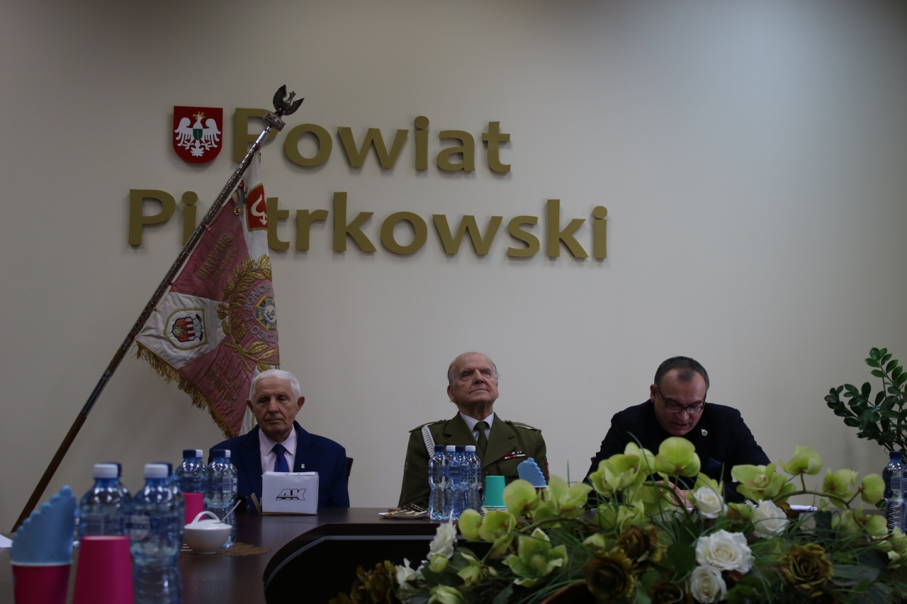 sala Zarządu Starostwa Powiatowego Członkowie Koła Światowego Związku Żołnierzy Armii Krajowej