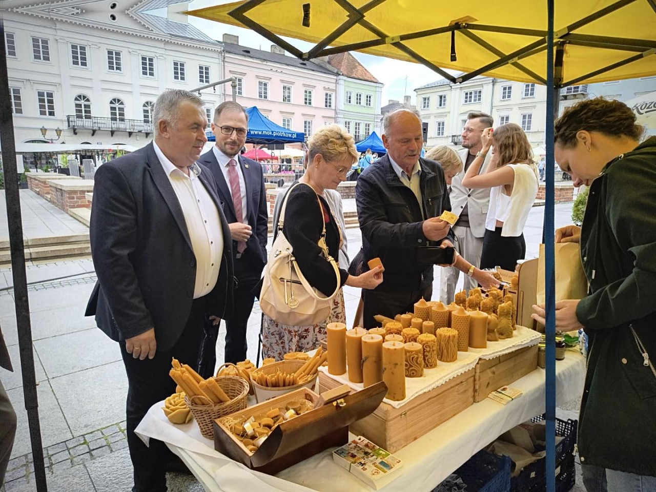Uczestnicy Piotrkowskiego Święta Miodu
