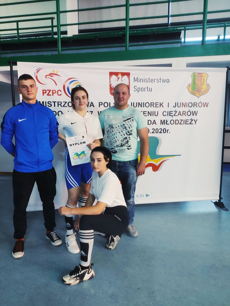 Laureatki turnieju z trenerem
