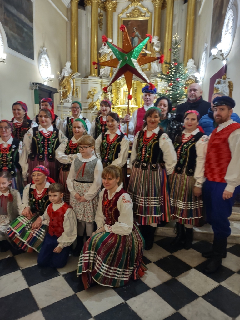 Zespół Piotrkowianie w kościele w Piotrkowie