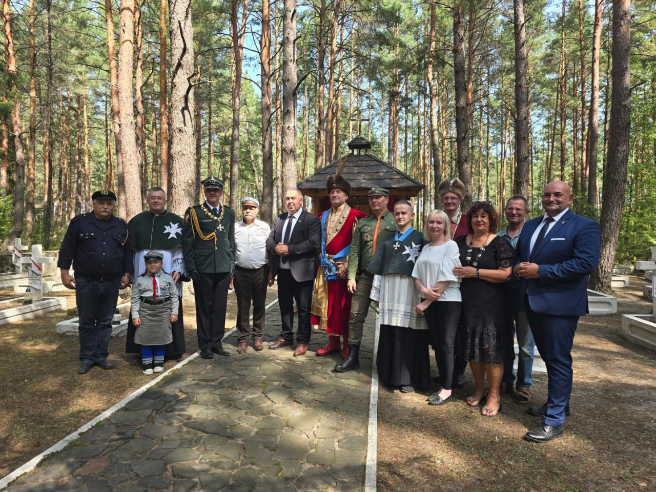 Delegacja z Powiatu na uroczystości w Kostiuchnówce