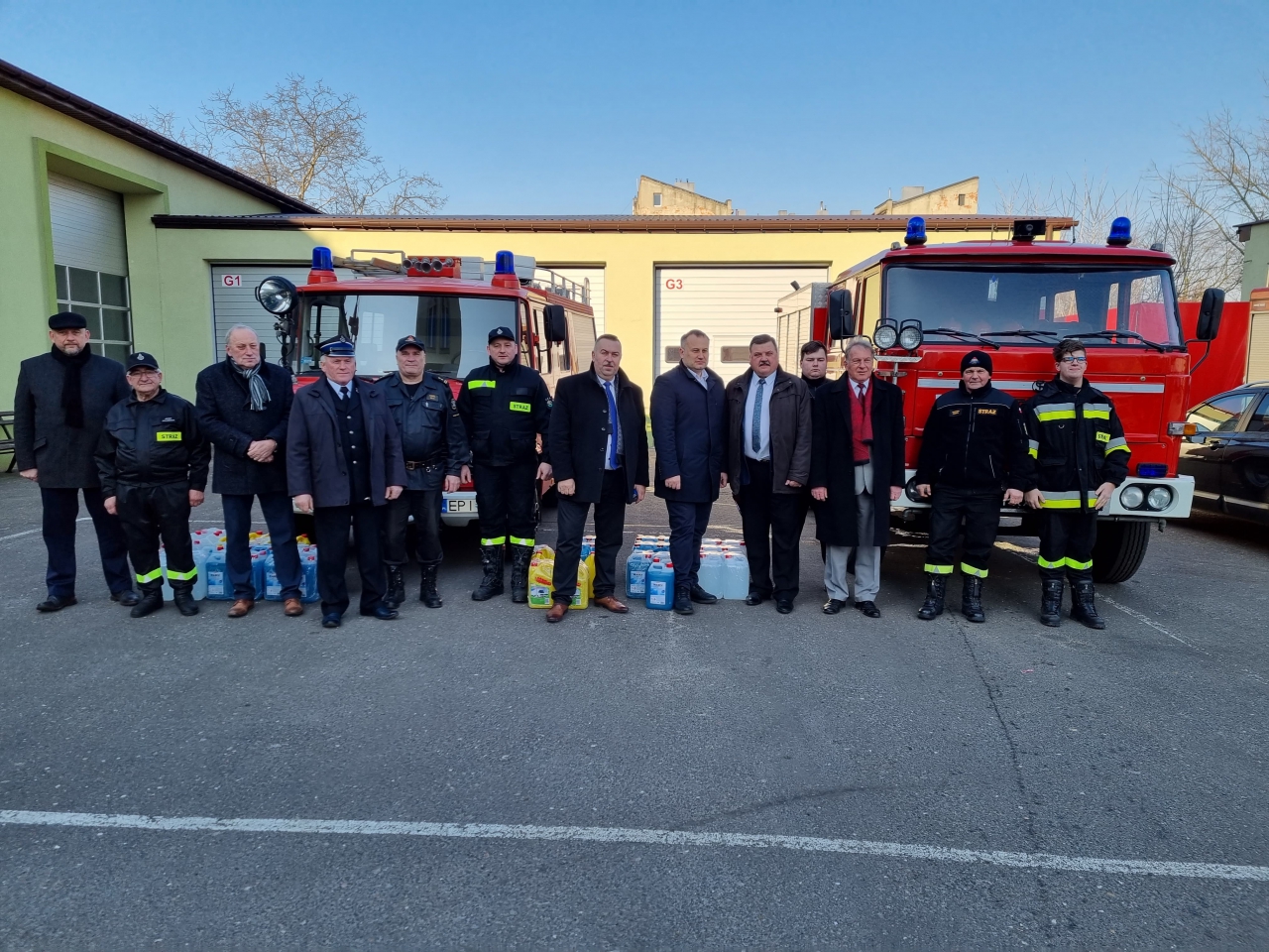 Przekaznie sprzętu strażackiego, który wyjechał na Ukrainę