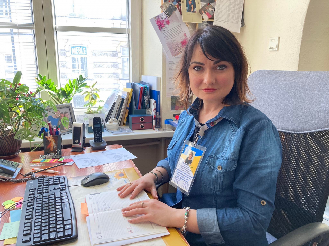 Renata Budzisz przy biurku
