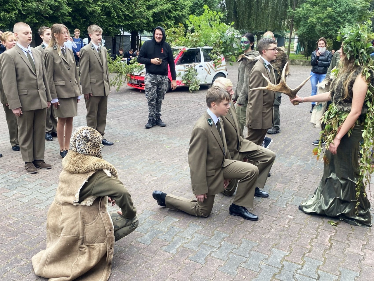 Pasowanie na uczniów klasy leśnej