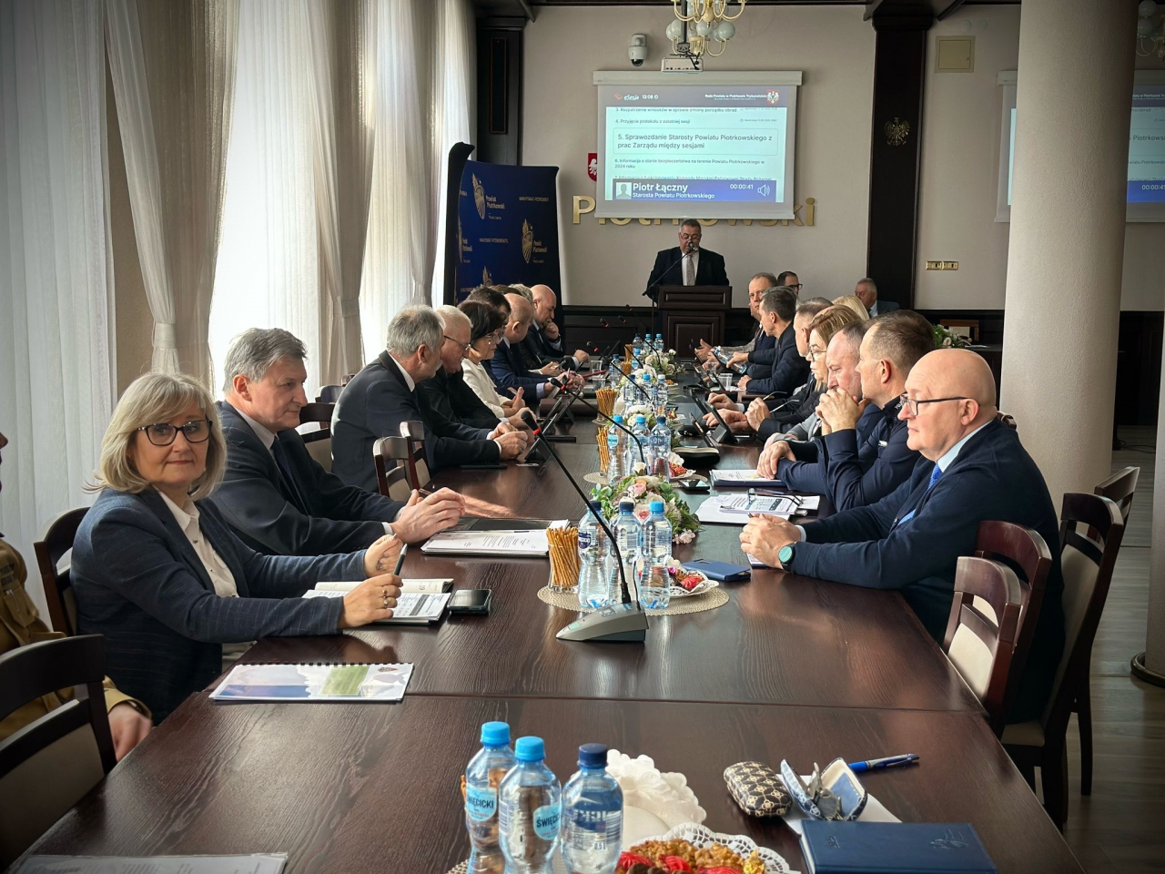 Uczestnicy sesji Rady Powiatu