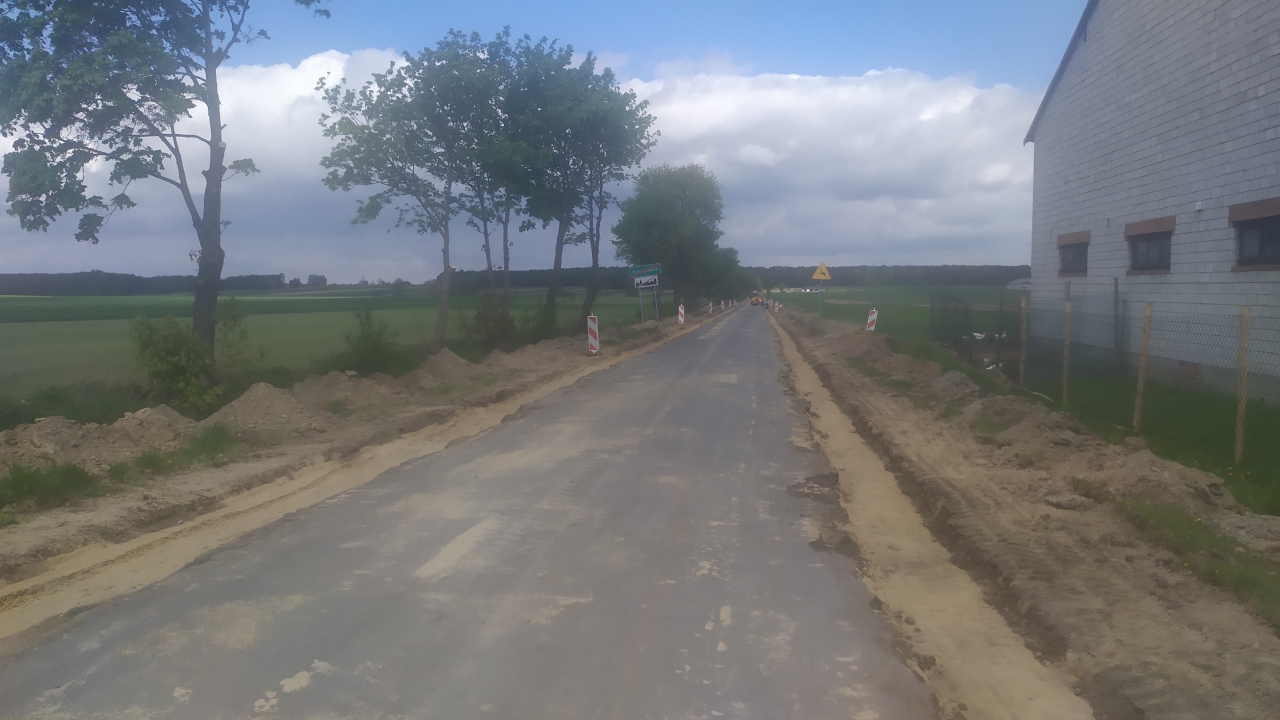 Droga w Gościmowicach