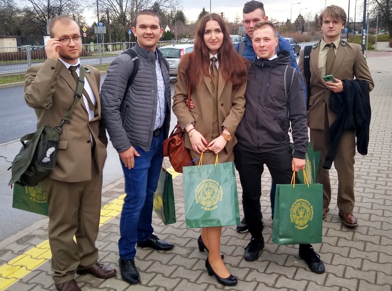 Anastazja Fornalska, Wiktor Gawron, Krystian Kurzynoga, Kacper Krawczyk, Kacper Lenart i Mateusz Plich - uczestnicy olimpiady