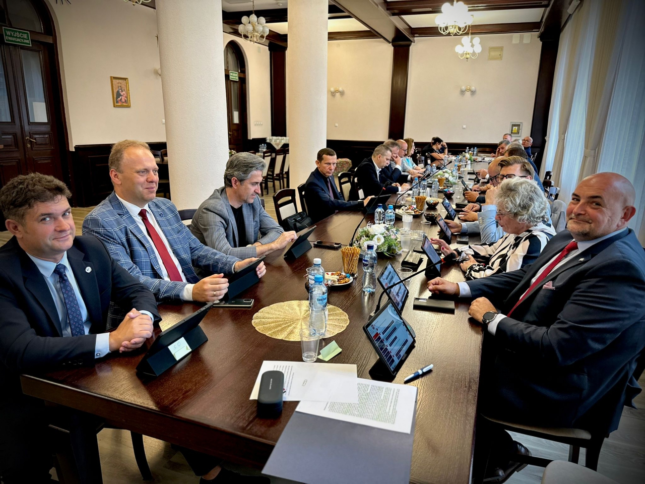 Uczestnicy posiedzenia Rady Powiatu