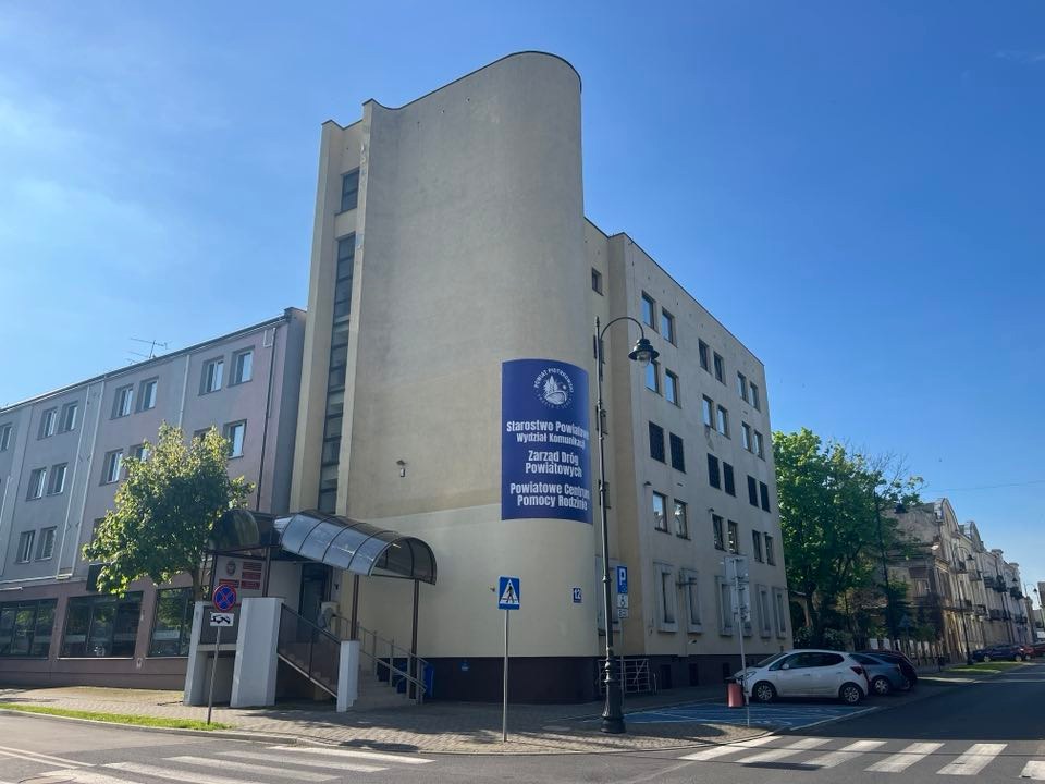 Budynek Starostwa przy ul. Dąbrowskiego 12