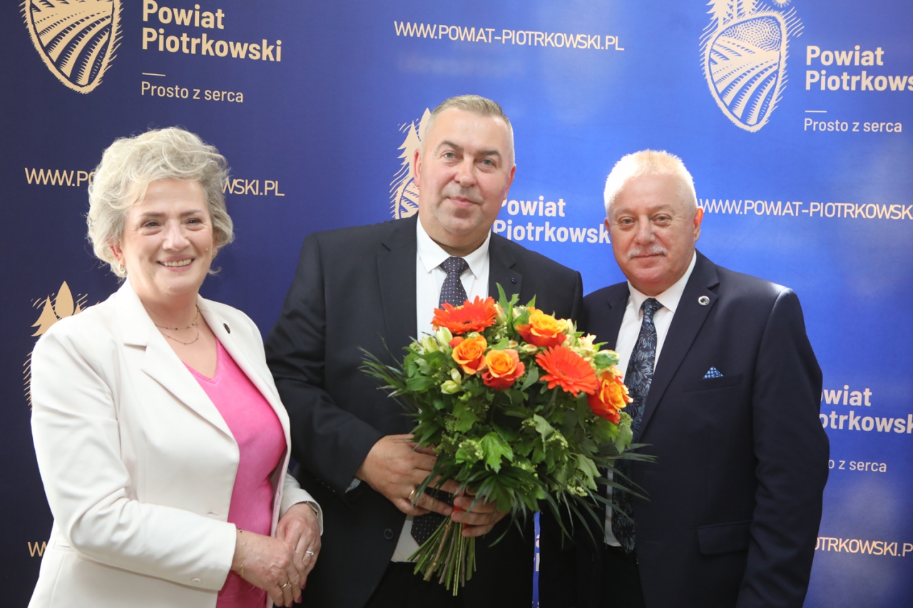 Elbieta Ościk Członek Zarządu Powiatu, Starosta Piotr Łączny i Przewodniczący Rady Powiatu Bernard Matyszewski