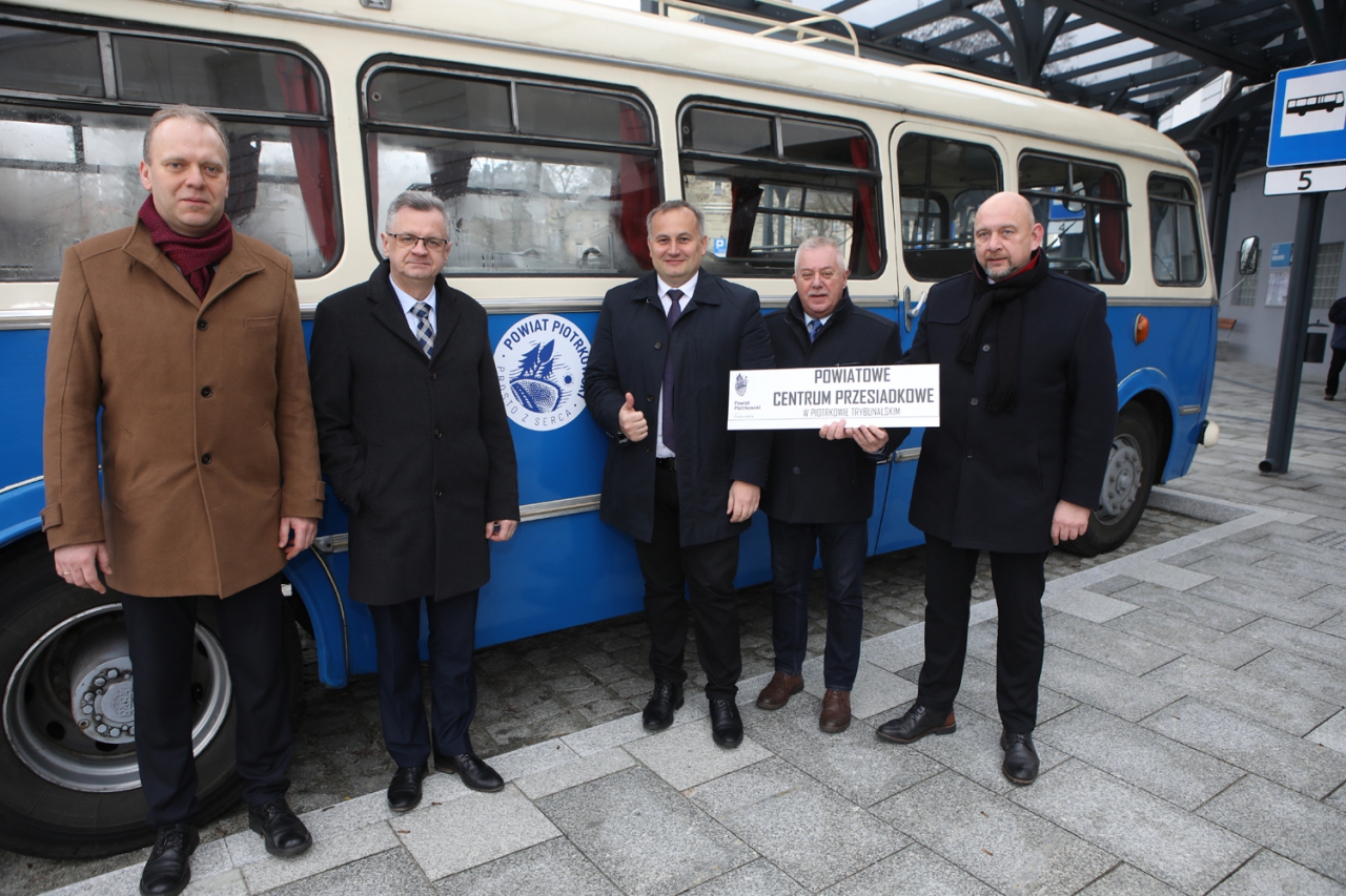 Władze i kierownictwo Powiatu stoi na terenie Centrum Przesiadkowego.