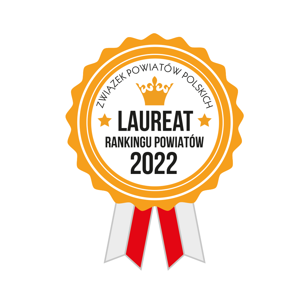 Kolorowa grafika przedstawiająca kotylion z napisem Związek Powiatów Polskich. Laureat rankingu powiatów 2022.