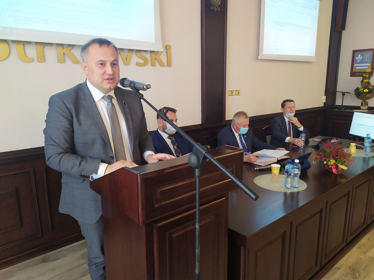 Starosta Powiatu przedstawia sprawozdanie z prac Zarządu pomiędzy sesjami