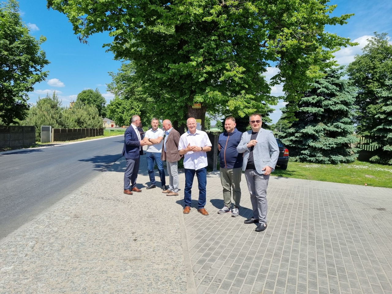 Samorządowcy wzięli udział w odbiorze przebudowanej drogi Biskupia Wola - Dalków