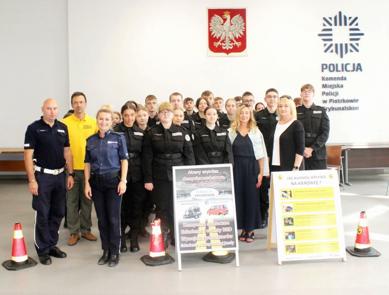 Uczestnicy Kampanii społecznej reprezentujący szkołę w Bujnach